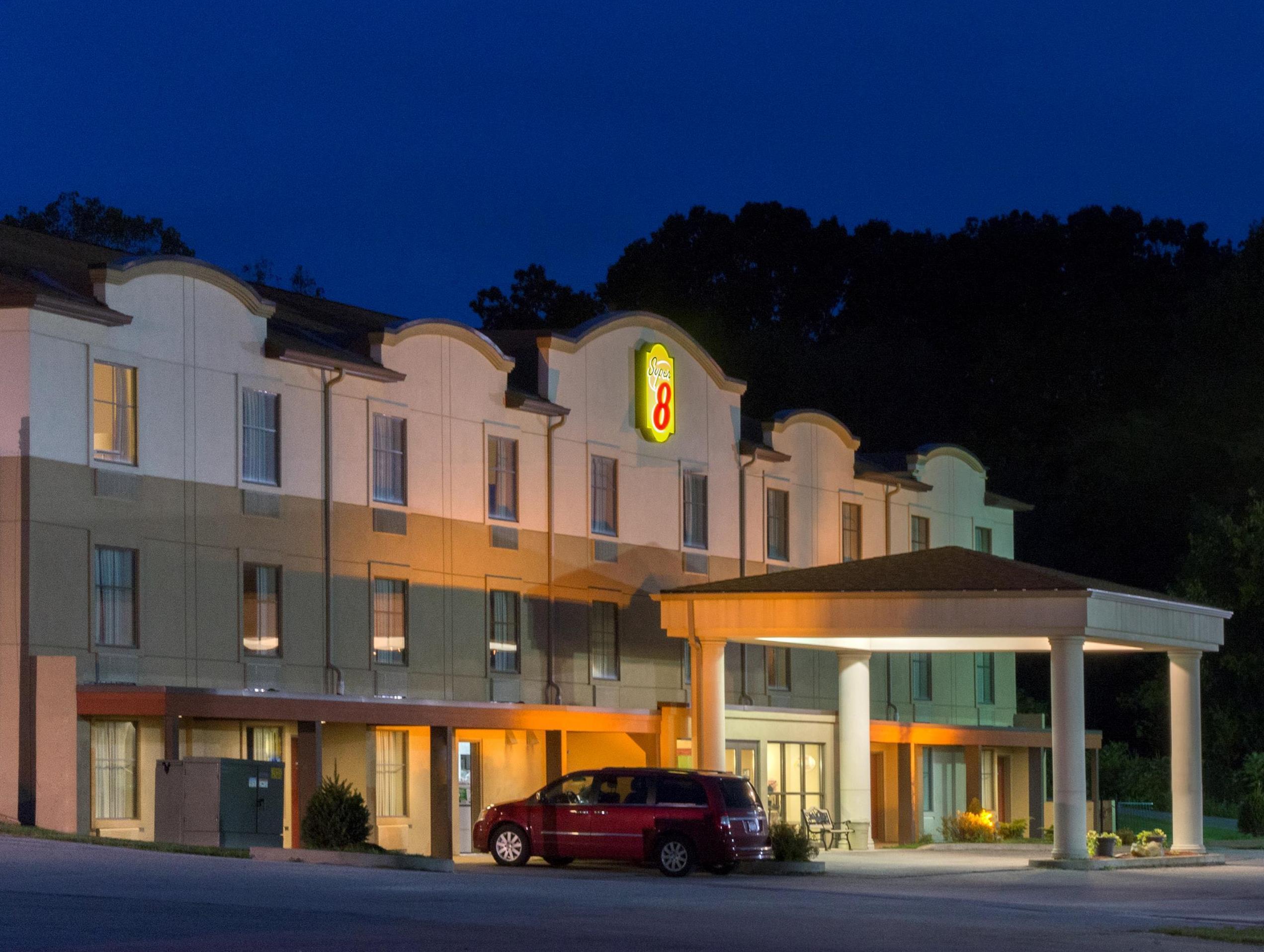Super 8 By Wyndham Beaver Falls Екстер'єр фото